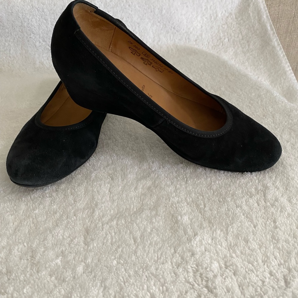 Dressy, classic suede wedge